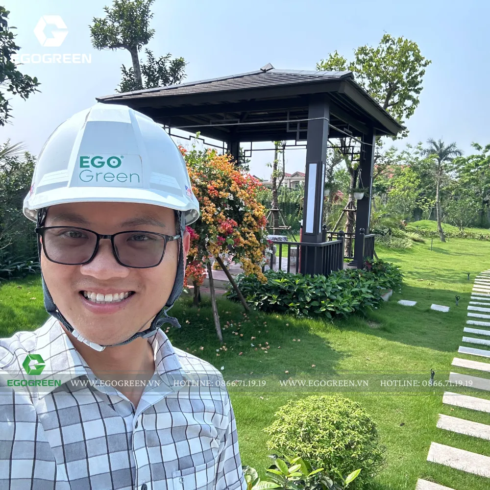 Sân vườn không mang khuôn khổ cố định mà mang dấu ấn cá nhân gia chủ.